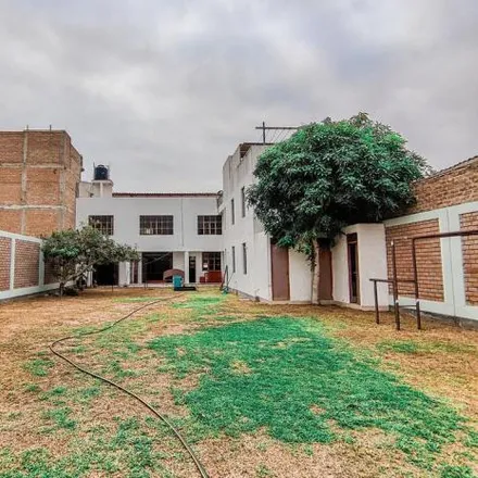 Buy this 7 bed house on Calle los Mangos in Vista Alegre, Víctor Larco Herrera 13009