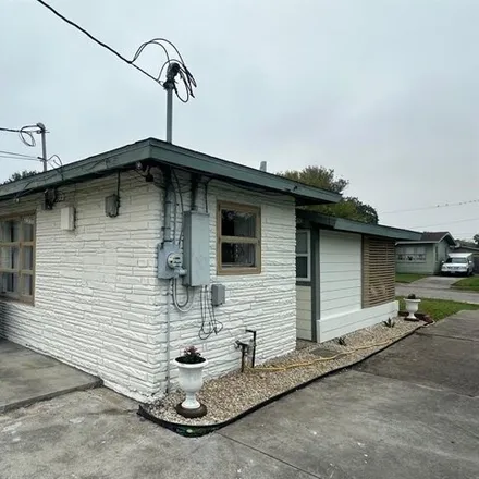 Image 2 - 313 Stages Dr, Corpus Christi, Texas, 78412 - House for sale