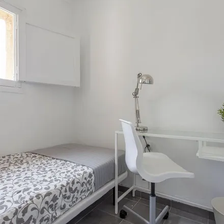 Image 2 - Carrer del Pintor Dalmau, 1, 46022 Valencia, Spain - Apartment for rent