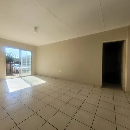 Image 9 - Level Street, Wentworth Park, Krugersdorp, 1739, South Africa - Apartment for rent