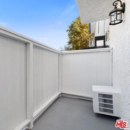 Image 9 - 3711 Delmas Terrace, Los Angeles, CA 90034, USA - Townhouse for sale
