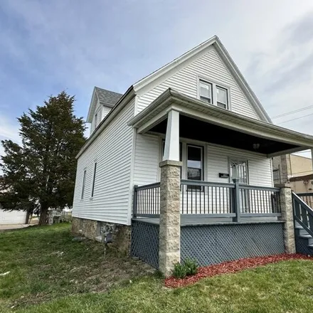Buy this 4 bed house on 4022 North 24th Street in Milwaukee, WI 53206