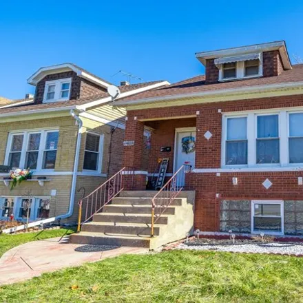 Buy this 3 bed house on 2619 North Major Avenue in Chicago, IL 60630