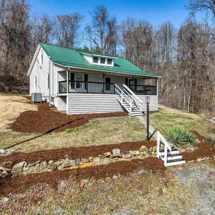 Image 2 - 92 Rooster Ridge Rd, Roseland, Virginia, 22967 - House for sale