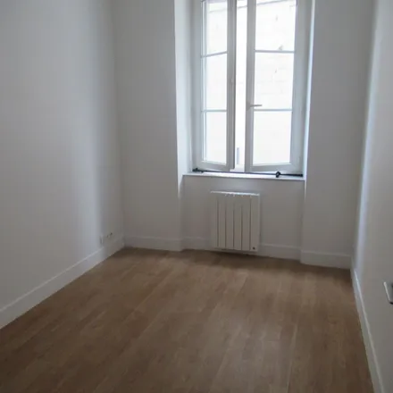 Rent this 3 bed apartment on 97 Rue du 18 Juin 1940 in 11400 Castelnaudary, France
