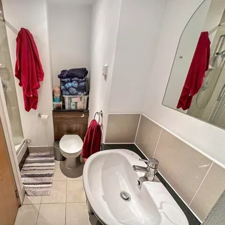 Image 4 - Wallis House, 1100 Great West Road, London, TW8 0HE, United Kingdom - Apartment for sale