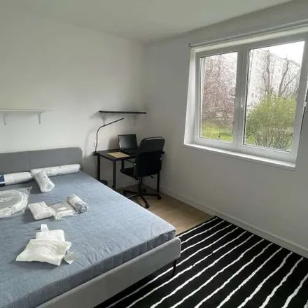 Rent this 4 bed apartment on 25 Avenue Georges Duhamel in 94000 Créteil, France