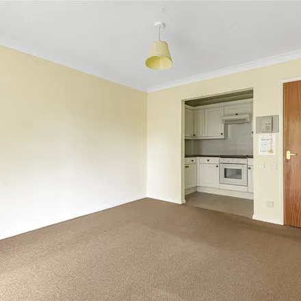 Image 2 - Francis Court, Guildford, GU2 9UR, United Kingdom - Apartment for rent