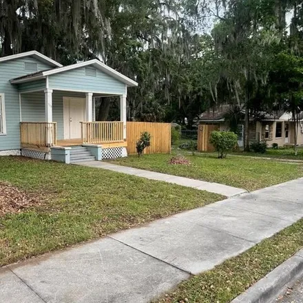 Rent this 3 bed house on 728 McKenzie Street in Leesburg, FL 34748