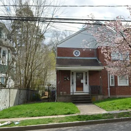 Buy this 4 bed house on 143 Grand Street in Middletown, CT 06457