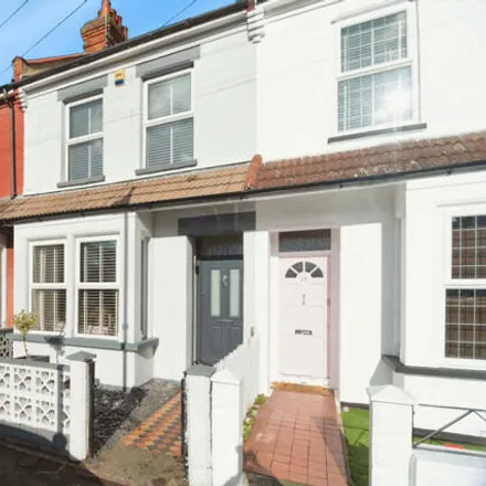 Buy this 2 bed townhouse on Stornoway Road in Southend-on-Sea, SS2 4GX