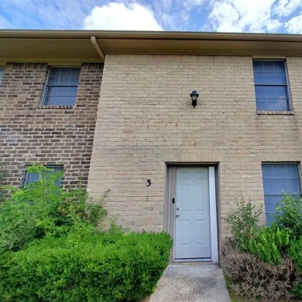 Rent this 2 bed townhouse on 3720 Laurel St Laurel Townhomes Sq Unit 3 in Beaumont, Texas