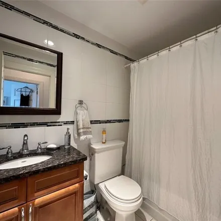 Image 9 - 17 Green Street, Huntington, NY 11743, USA - Apartment for rent