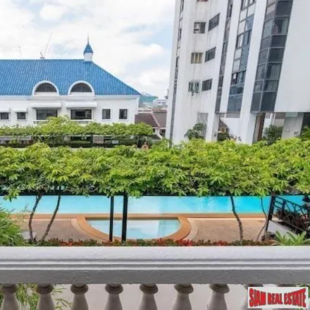 Rent this 3 bed townhouse on Phrom Phong
