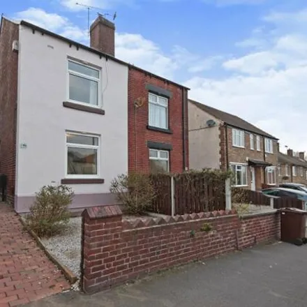 Rent this 3 bed duplex on 154 Cartmell Road in Sheffield, S8 0NH