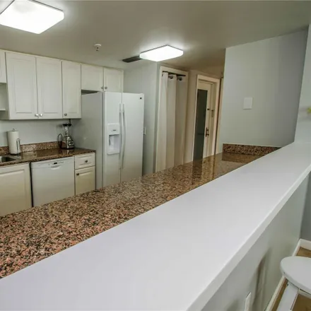 Image 5 - 7800 Collins Avenue, Miami Beach, FL 33141, USA - Condo for rent