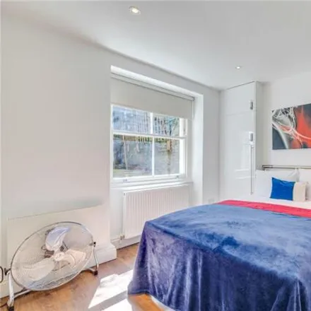 Image 4 - 8 Comeragh Road, London, W14 9HP, United Kingdom - Apartment for sale