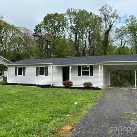 Buy this 4 bed house on 217 Foxwood Drive in Maiden, Catawba County