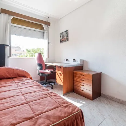 Rent this 4 bed room on Plaça de Sant Felip Neri in 5, 46021 Valencia