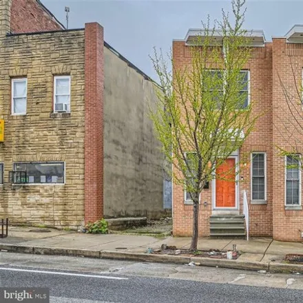 Image 2 - 2406 East Fayette Street, Baltimore, MD 21224, USA - House for sale