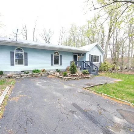 Buy this 3 bed house on 752 Maywood Drive in Coolbaugh Township, PA 18466