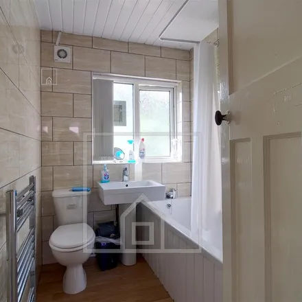 Image 6 - Back Welton Mount, Leeds, LS6 1ET, United Kingdom - House for rent