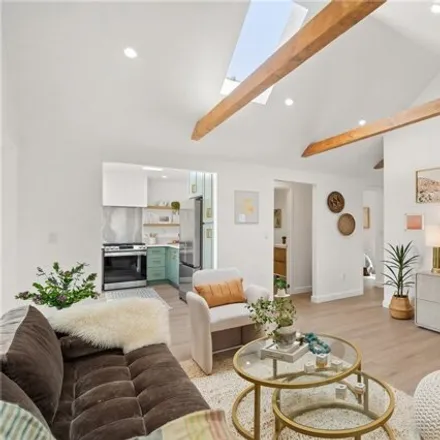 Image 5 - 5523 Stratford Road, Los Angeles, CA 90042, USA - House for sale