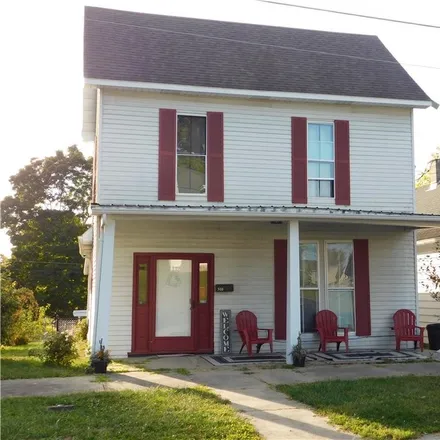 Buy this 2 bed house on 510 North High Street in Salem, IN 47167