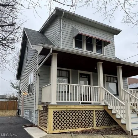 Rent this 3 bed house on 837 East 188th Street in Cleveland, OH 44119