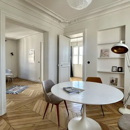 Image 2 - 91 Boulevard Voltaire, 75011 Paris, France - Apartment for rent
