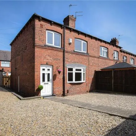 Buy this 3 bed house on 9 Firth Avenue in Leeds, LS11 7HU