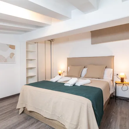 Rent this studio apartment on Trencar in Carrer del Trench, 46001 Valencia