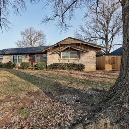 Buy this 3 bed house on 3951 Bristol Drive in Norman, OK 73072