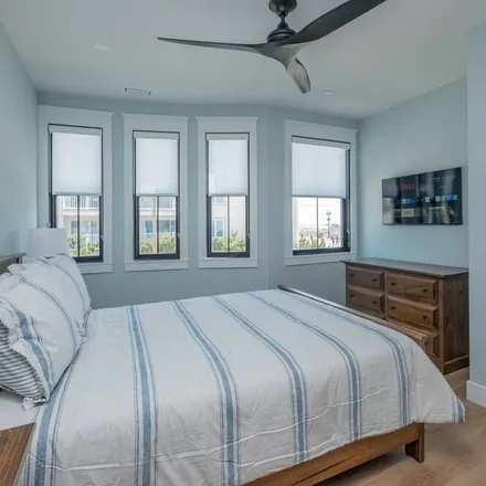 Rent this 6 bed condo on Ocean City