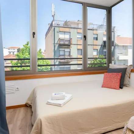 Rent this 1 bed apartment on Rua de Faria Guimarães in 4000-206 Porto, Portugal