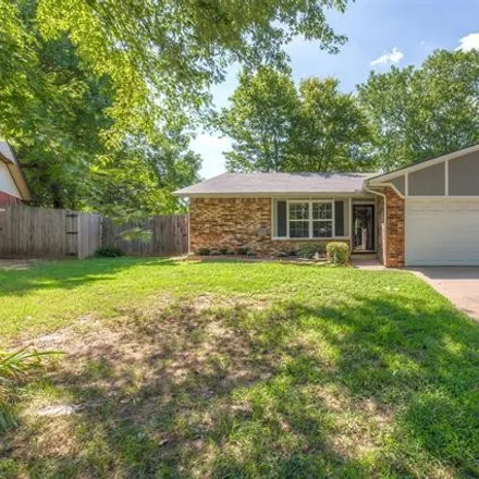 Buy this 3 bed house on 4304 South 2nd Street in Broken Arrow, OK 74011