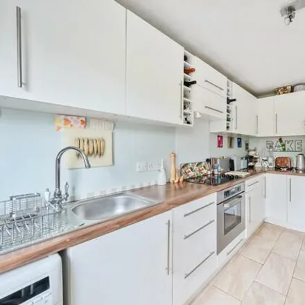 Image 3 - Monmouth Close, Chandler's Ford, SO53 4TB, United Kingdom - Townhouse for sale
