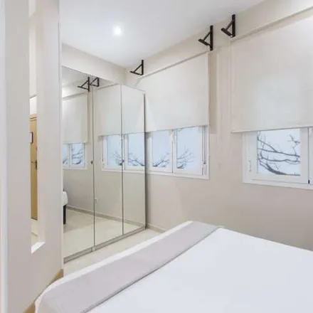 Rent this 1 bed apartment on Madrid in Elephant & Castle, Calle de las Hileras