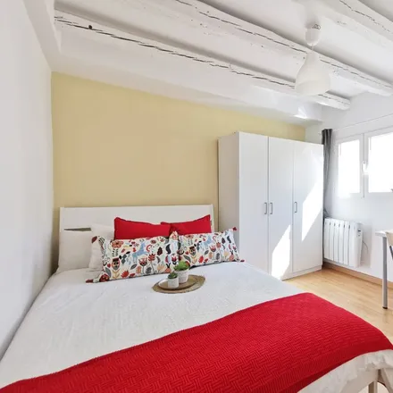 Rent this 5 bed room on Madrid in Calle de Santa Catalina, 8