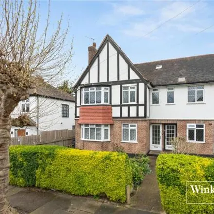 Rent this 3 bed room on Birkbeck Road in London, NW7 4AA