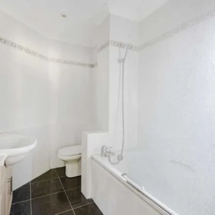 Rent this 2 bed apartment on Hillside Road in Aldenham, WD7 7BH