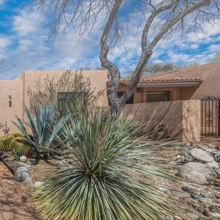 Image 2 - 4530 Camino Cardenal, Catalina Foothills, AZ 85718, USA - House for sale