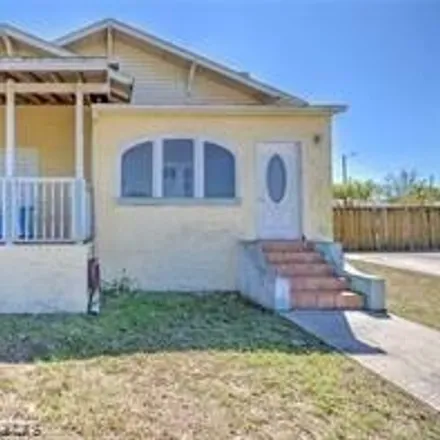 Buy this 2 bed house on 1031 Sunniland Dr in Sebring, Florida