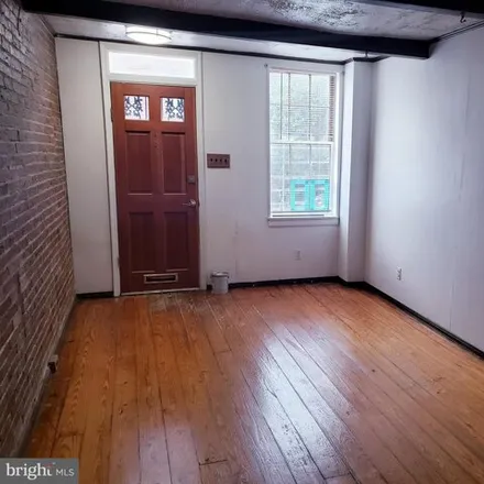 Image 4 - 703 Tessier Street, Baltimore, MD 21201, USA - House for sale
