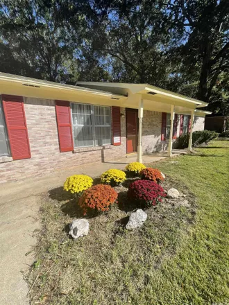 Buy this 3 bed house on 2201 Crestwood in Pine Bluff, AR 71603