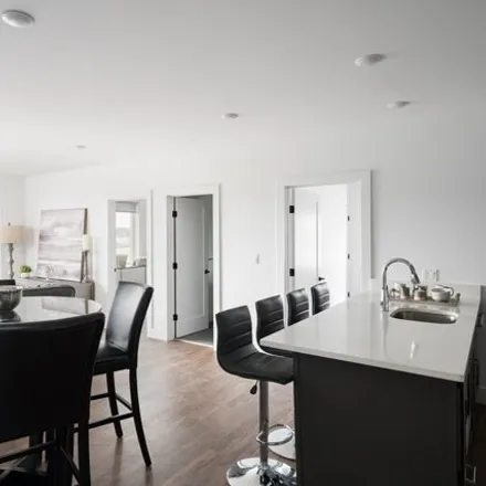 Image 1 - 24 Hichborn Street, Boston, MA 02135, USA - Apartment for rent