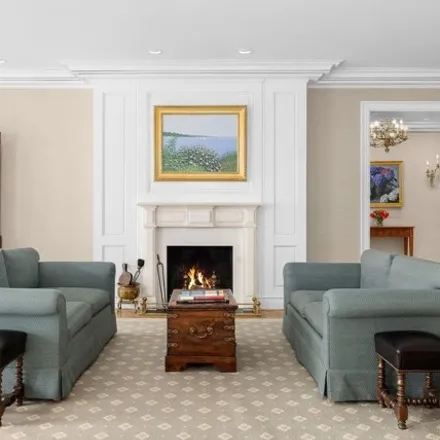 Image 2 - 136 East 79th Street, New York, NY 10075, USA - Apartment for sale