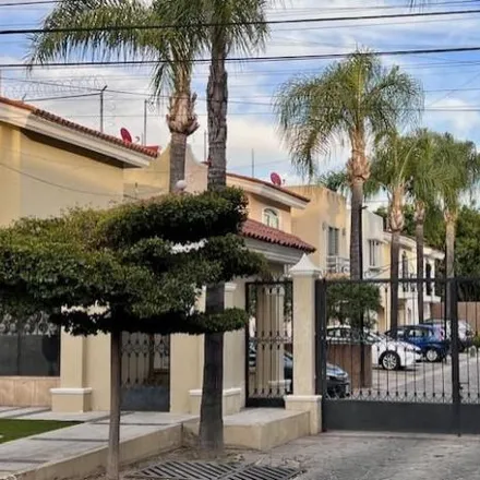 Rent this 3 bed house on Avenida Acueducto 966 in La Casita, 45185 Zapopan