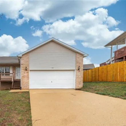 Buy this 4 bed house on 157 Hilton Court in Saint Robert, MO 65584