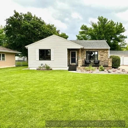 Buy this 2 bed house on 2137 Sheridan Avenue in Grand Island, NE 68803